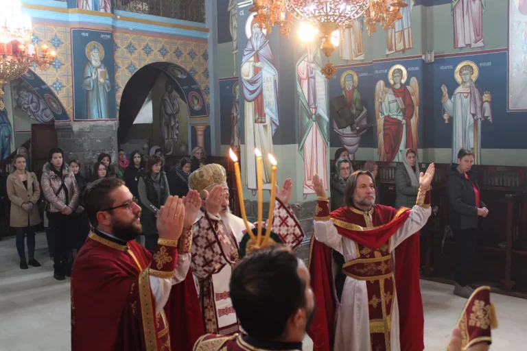 Света архијерејска Литургија у храму Светог Василија Острошког