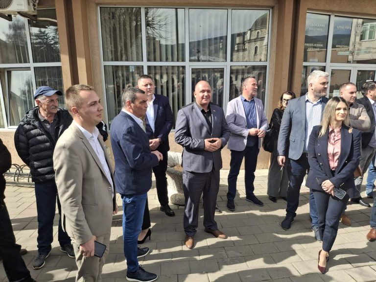 Одборници подржали протест некадашњих радника Вектре Јакић