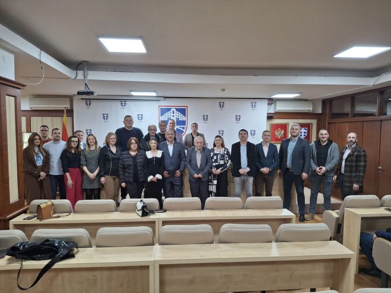 САЛА АДАПТИРАНА, ПОДЈЕЛЕ ОСТАЛЕ